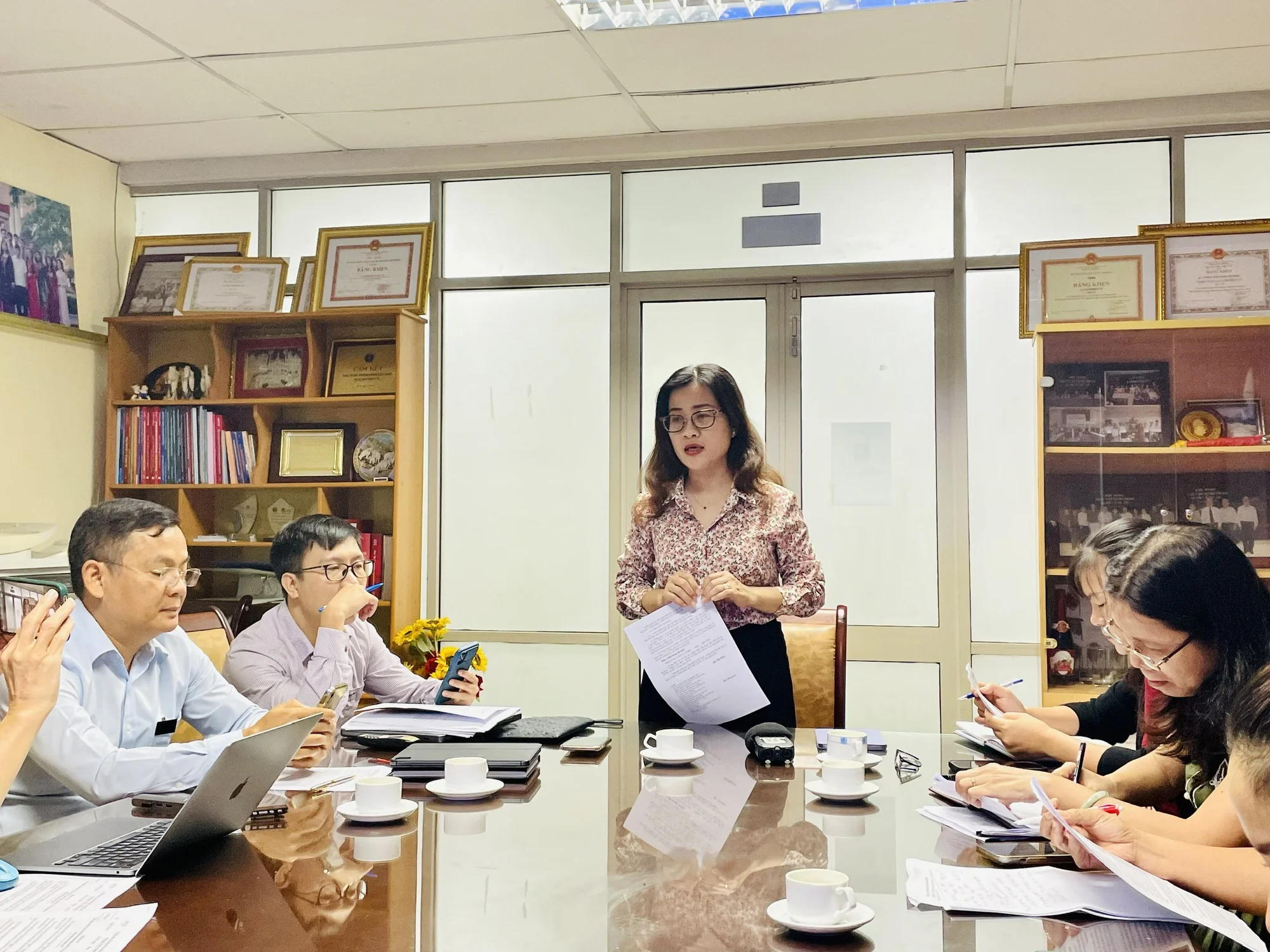 Người bệnh phải mua thuốc, vật tư y tế ở ngoài khi bệnh viện thiếu, sẽ được BHYT thanh toán khi nào?- Ảnh 1. Người bệnh phải mua thuốc, vật tư y tế ở ngoài khi bệnh viện thiếu, sẽ được BHYT thanh toán khi nào?- Ảnh 1.