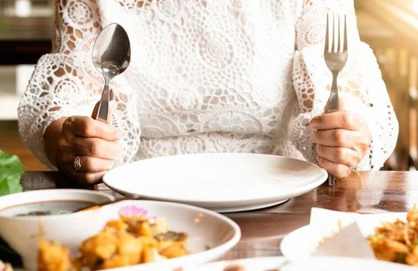 Mẹo khi đi ăn ở ngoài cho người tiểu đường