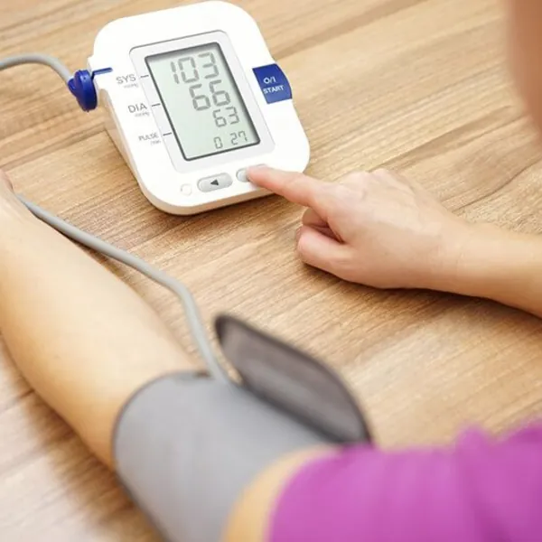 Cách Đặt Tay Đúng Khi Đo Huyết Áp: Điều Quan Trọng Không Thể Bỏ Qua